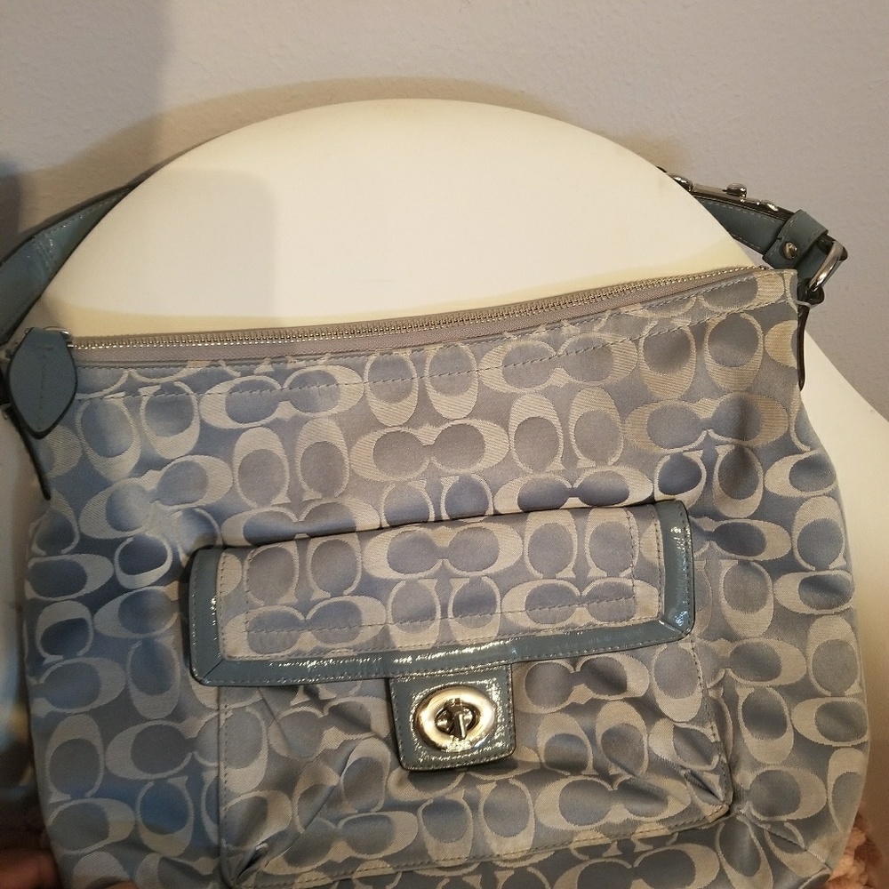 *AUTHENTIC* Coach shoulder purse